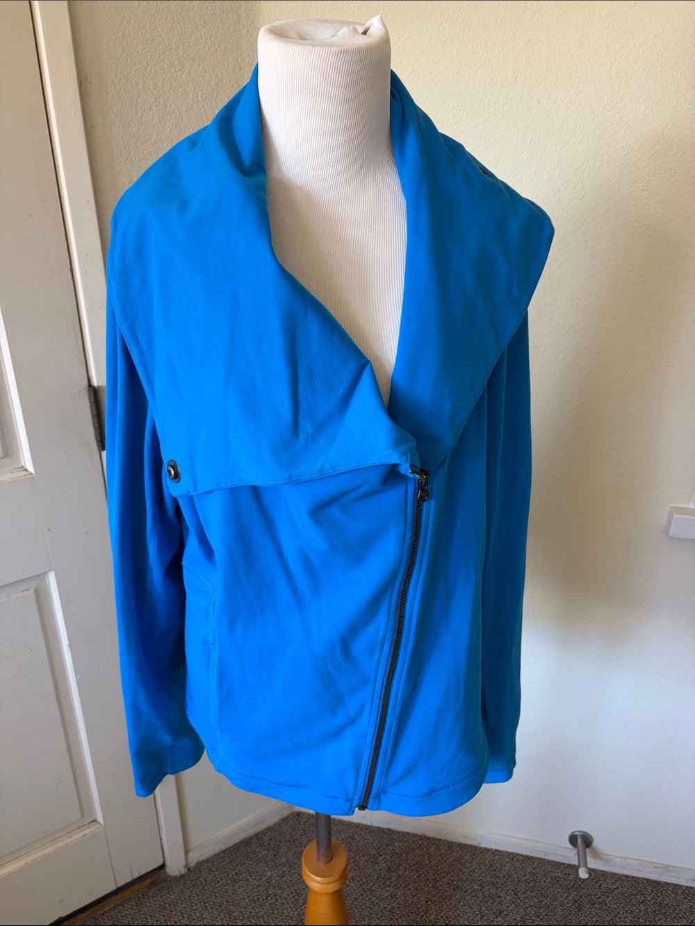 Lucy athletic wear Blue Asymmetrical Zip Women's Jacket